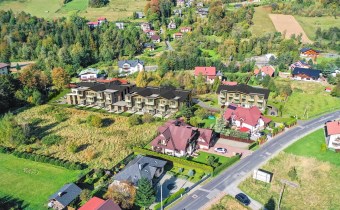 Potok górski Czyrna obok inwestycji – apartamenty 