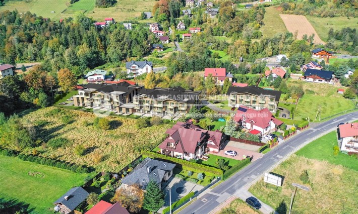 Potok górski Czyrna obok inwestycji – apartamenty 