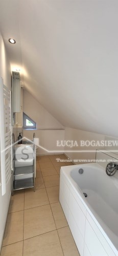 Łazienka z wanną – miejsce do relaksu po górskich 
