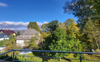 Widok z okna poddasza – Skrzyczne i panoramy Beski