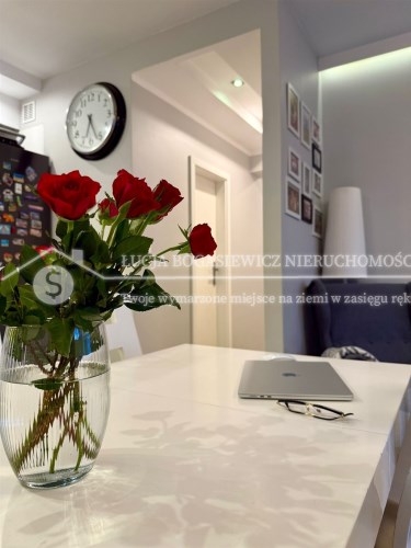 Nowoczesny aneks kuchenny z AGD Bosch i Samsung – 