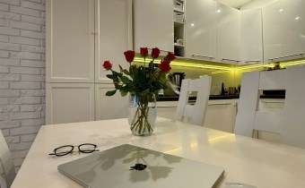 Sypialnia 2 z balkonem – przytulna przestrzeń dla 