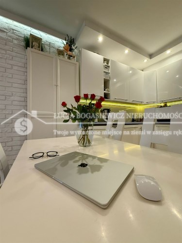 Sypialnia 2 z balkonem – przytulna przestrzeń dla 