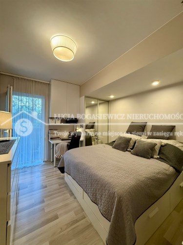 Balkon z widokiem na zieleń – idealny na poranną k