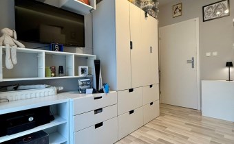 Nowoczesny budynek z 2012 roku – komfort, bezpiecz