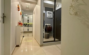 Sypialnia główna – komfortowa i jasna przestrzeń d