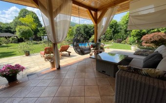 Taras w Jaworzu – rozległa strefa wypoczynku z bez