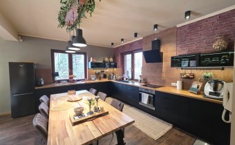 Strefa grillowa w Jaworzu – elegancka wiata grillo