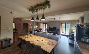 Nowoczesne wejście główne – prestiż i komfort w Ja