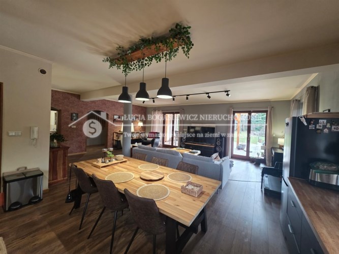 Nowoczesne wejście główne – prestiż i komfort w Ja