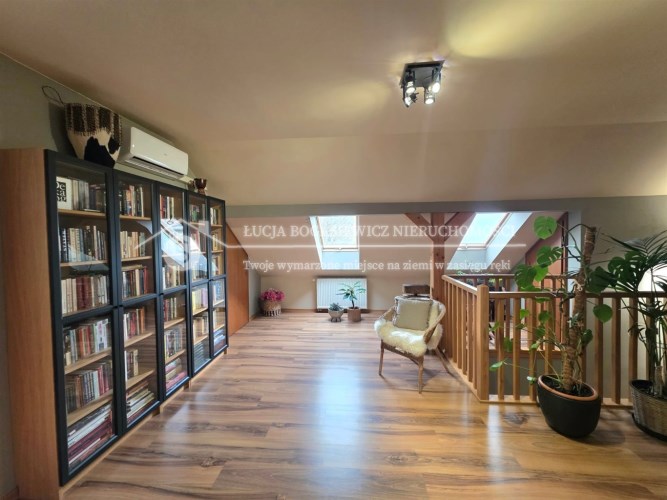 Salon górny z panoramicznym widokiem – dodatkowa s