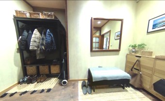 Widok boczny domu w Jaworzu – elegancka bryła i st