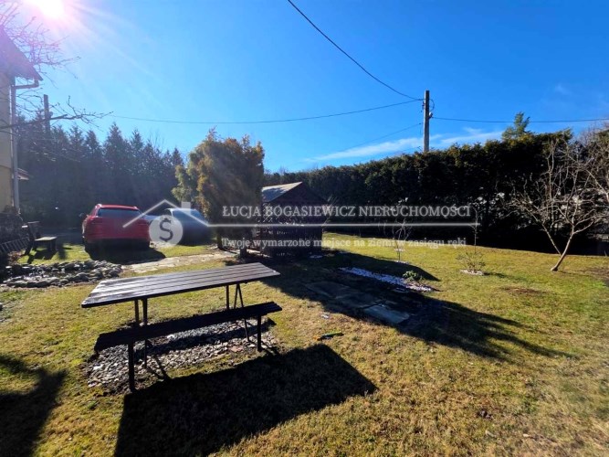 Dom w Ustroniu z ogrodem i oczkiem wodnym – wyjątk