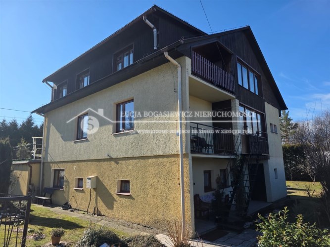 Dom wolnostojący w Ustroniu z dużą działką 758 m² 