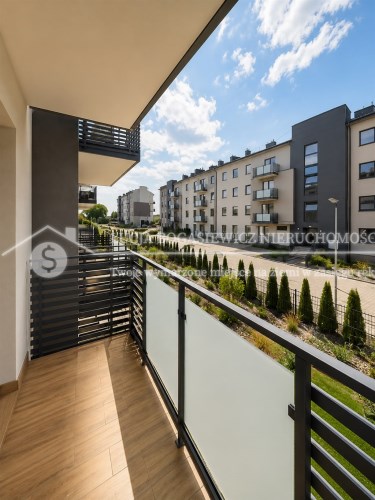 Balkon w nowej inwestycji przy ul. Złotej w Jaworz